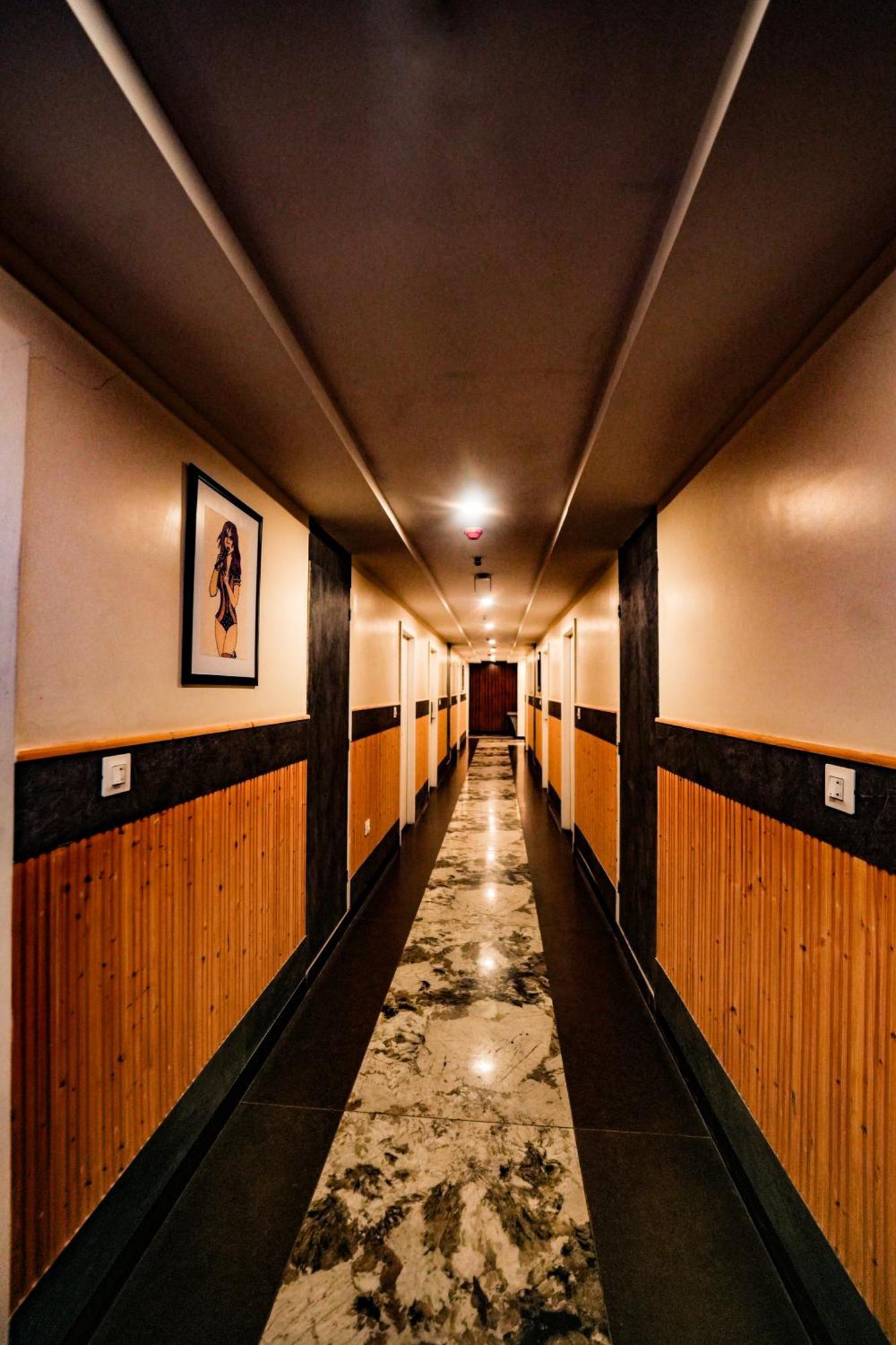 Hotel Square One By D'Polo ダラムシャーラー エクステリア 写真